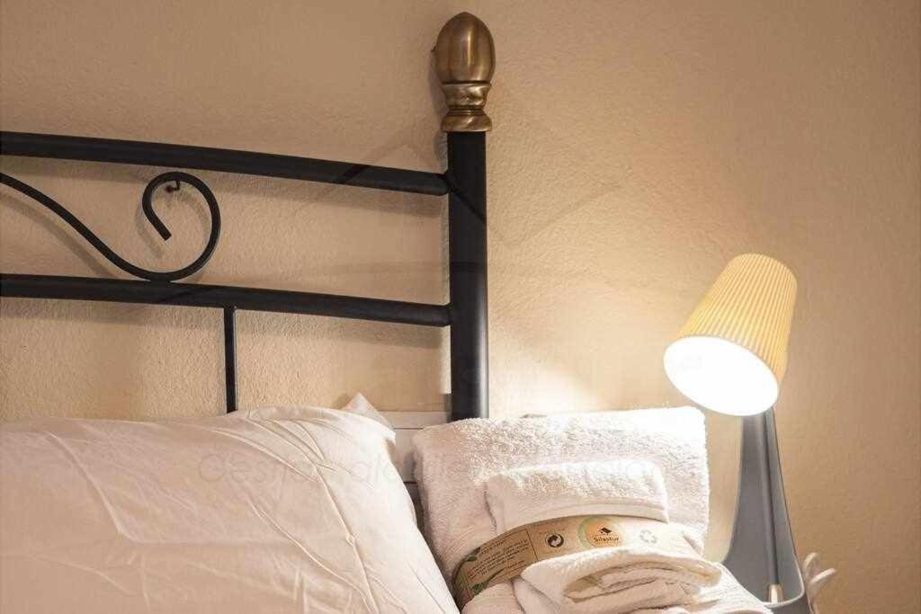 El Llar Del Gueelu Apartment Gijon Bagian luar foto