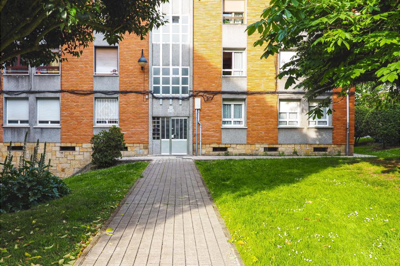 El Llar Del Gueelu Apartment Gijon Bagian luar foto